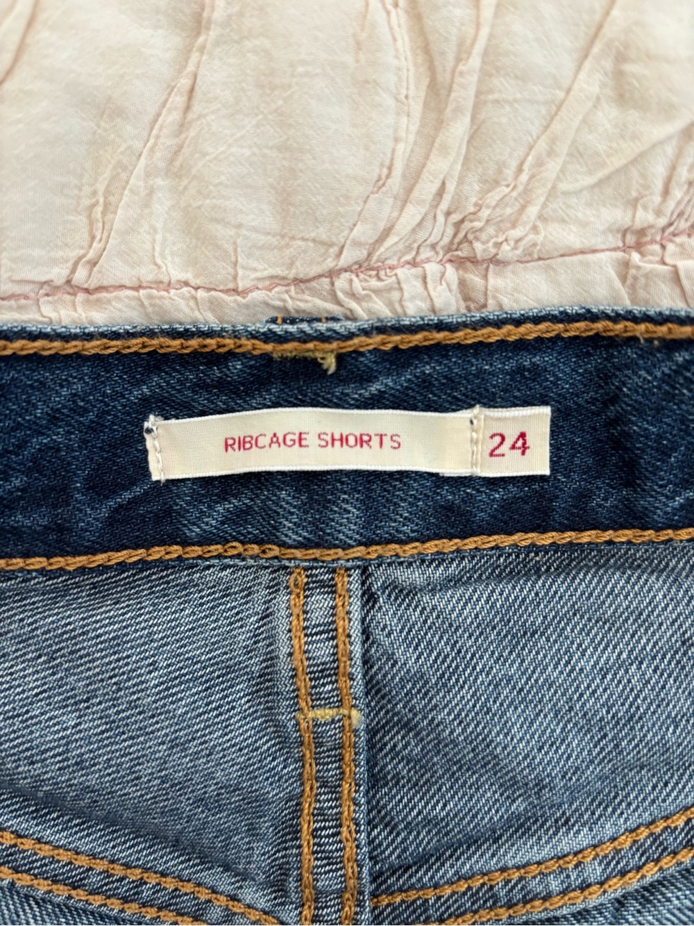 Levi’s Ribcage Distressed Shorts - Picture 5 of 5